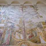 E infine la terza parete, che si rivela la pi� ricca di particolari, nonostante buona parte degli stucchi sia andata perduta. Si tratta del Lignum vitae (Albero della vita): tema iconografico diffuso tra il XIII e XIV secolo ispirato alla tradizione ebraico-cristiana